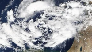 توقعات الطقس: استمرار سقوط الأمطار وانخفاض درجات الحرارة في الأيام المقبلة